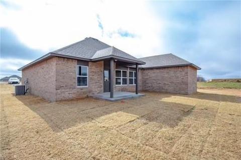 15942 Lasso Cir, Mcloud, OK 74851 photo 2
