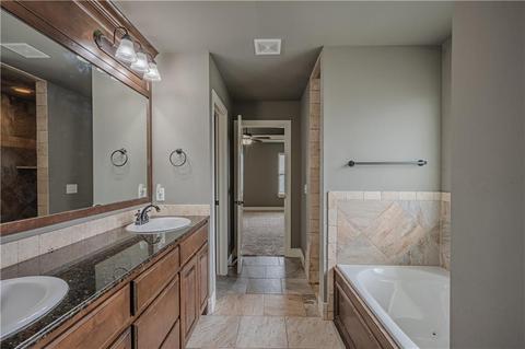 4825 Champlain Pl, Edmond, OK 73025 photo 16