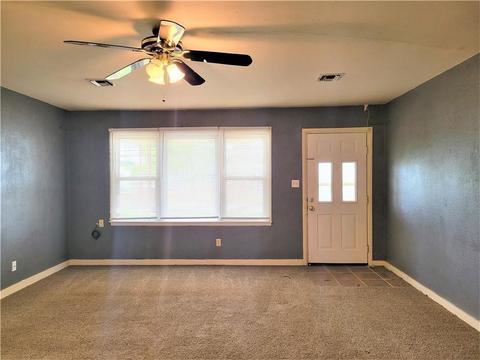 428 S 4th St, Mcloud, OK 74851 photo 3