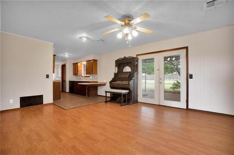 623 E Grand Ave, Sayre, OK 73662 photo 7