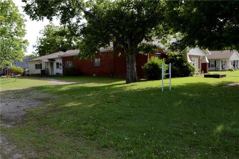 224 E 2nd St, Stroud, OK 74079 photo 2