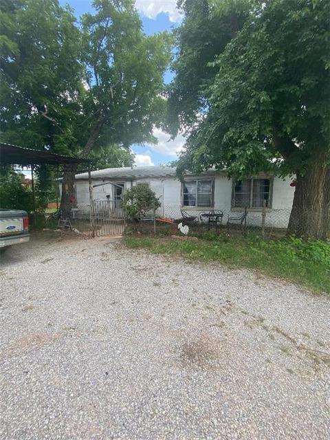 301 E 7th St, Cement, OK 73017 photo 1