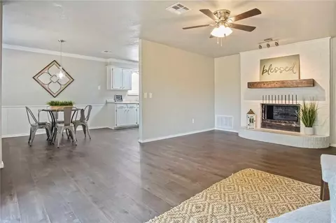 392 W Echo Ln, Harrah, OK 73045 photo 3