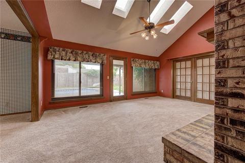 125 E Vail Dr, Yukon, OK 73099 photo 10