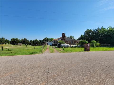 11811 Smith Rd, Spencer, OK 73084