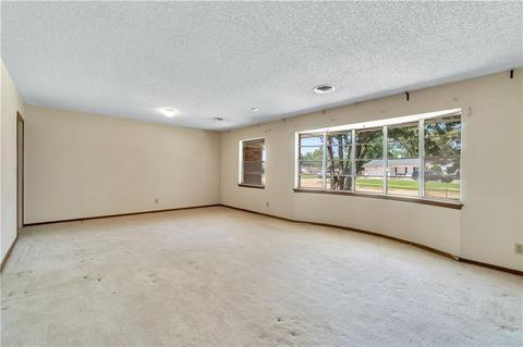 400 S Cardinal Cir, Altus, OK 73521 photo 6