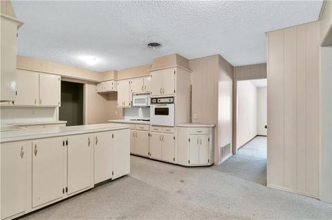 400 S Cardinal Cir, Altus, OK 73521 photo 13