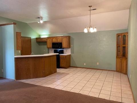 2621 Briarcliff Dr, Moore, OK 73170 photo 8