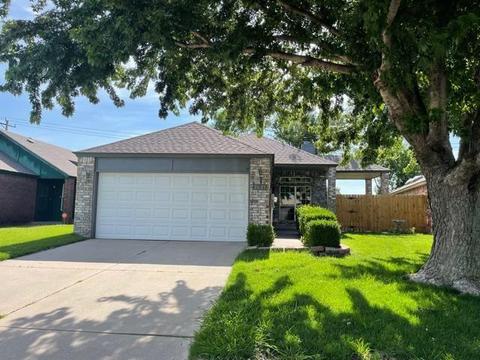 2621 Briarcliff Dr, Moore, OK 73170 photo 1
