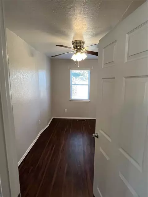 504 W Pine St, Tuttle, OK 73089 photo 6