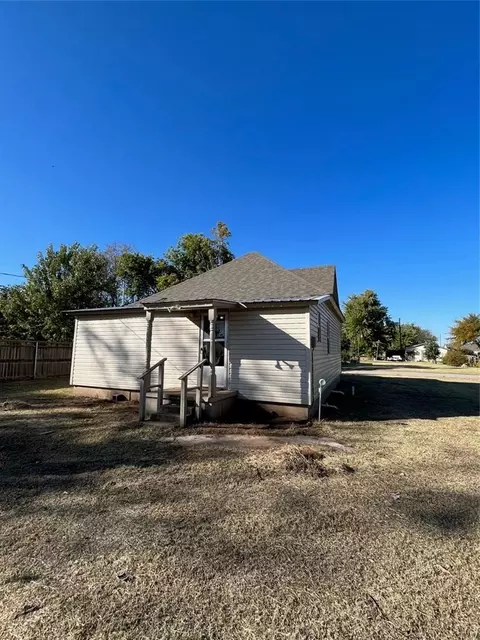 504 W Pine St, Tuttle, OK 73089 photo 29