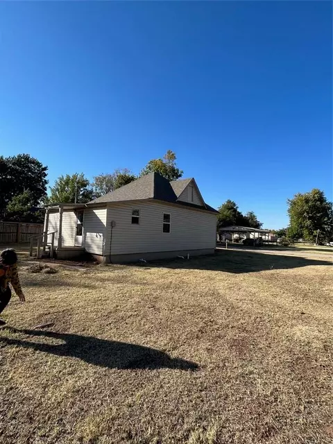 504 W Pine St, Tuttle, OK 73089 photo 31