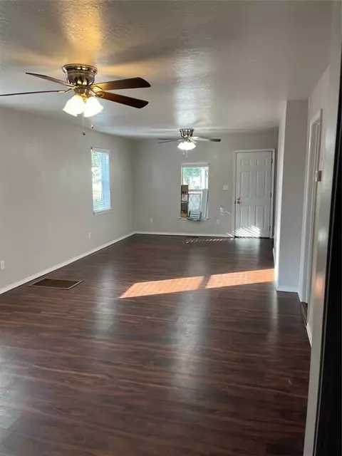504 W Pine St, Tuttle, OK 73089 photo 14