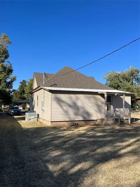504 W Pine St, Tuttle, OK 73089 photo 23