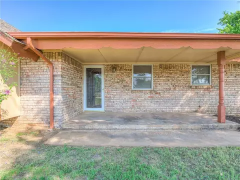 1 NE 3rd St, Tuttle, OK 73089 photo 2
