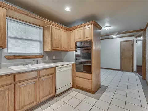 1 NE 3rd St, Tuttle, OK 73089 photo 10