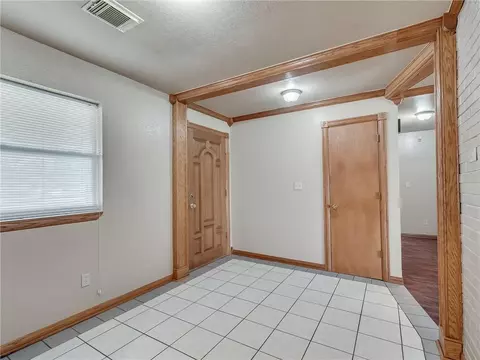 1 NE 3rd St, Tuttle, OK 73089 photo 11