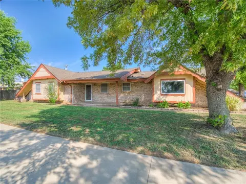 1 NE 3rd St, Tuttle, OK 73089 photo 1
