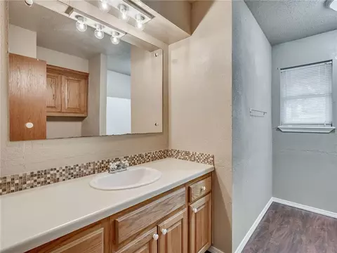 1 NE 3rd St, Tuttle, OK 73089 photo 14