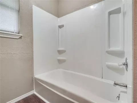 1 NE 3rd St, Tuttle, OK 73089 photo 15