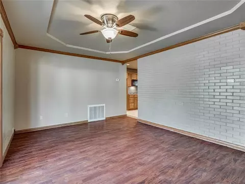 1 NE 3rd St, Tuttle, OK 73089 photo 6