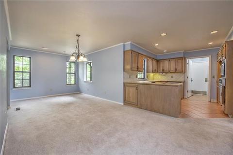 2217 E 37th Ct, Edmond, OK 73013 photo 2
