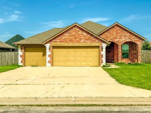312 Marilyn Glover Dr, Elgin, OK 73538 photo 2
