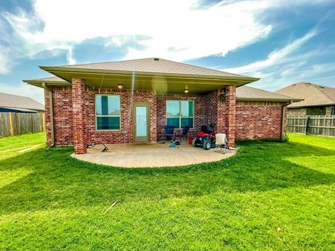 312 Marilyn Glover Dr, Elgin, OK 73538 photo 4