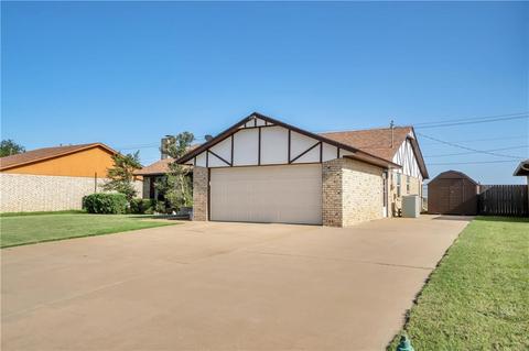 2204 Galaxy Dr, Altus, OK 73521 photo 4