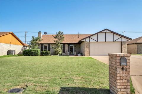 2204 Galaxy Dr, Altus, OK 73521 photo 2