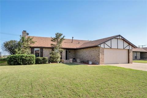 2204 Galaxy Dr, Altus, OK 73521 photo 3