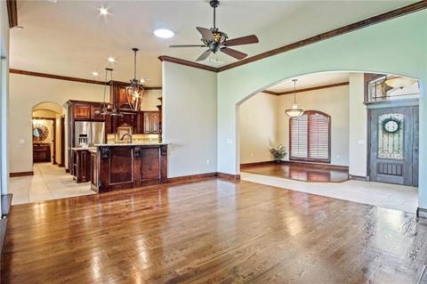 206 N Riverside Dr, Moore, OK 73160 photo 8