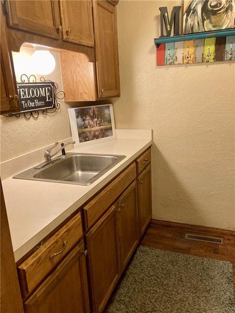 935 N Blake Ave, Hydro, OK 73048 photo 8