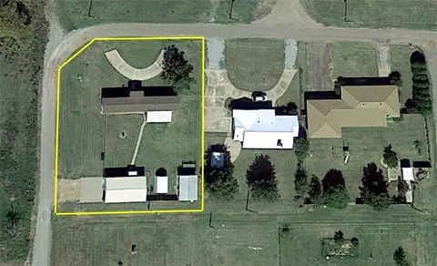 501 E 2nd St, Olustee, OK 73560 photo 3
