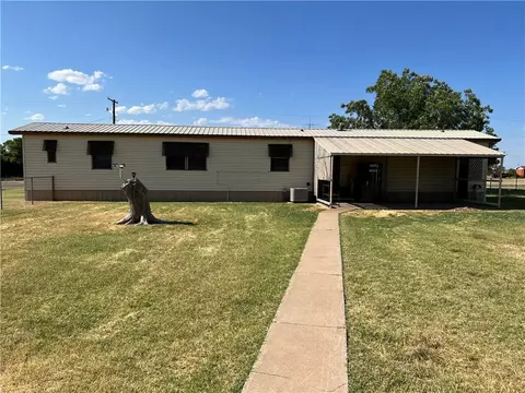 501 E 2nd St, Olustee, OK 73560 photo 20