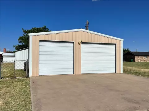 501 E 2nd St, Olustee, OK 73560 photo 25