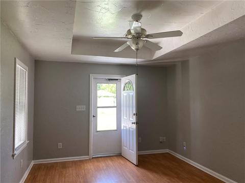 1111 E Lockheed Dr, Midwest City, OK 73110 photo 3