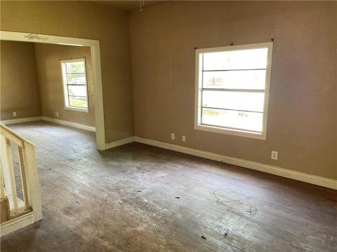1301 E 10th St, Shawnee, OK 74801 photo 9