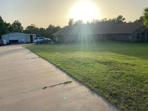 305 S Czech Hall Rd, Tuttle, OK 73089 photo 2