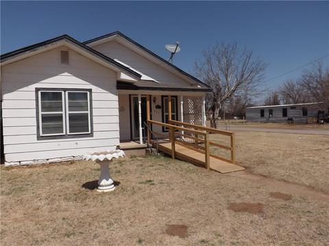 222 E Mayer St, Tipton, OK 73570 photo 3