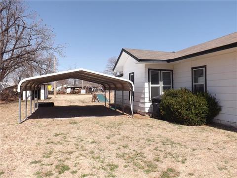 222 E Mayer St, Tipton, OK 73570 photo 5