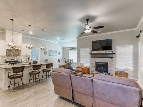 3404 Huron Cir, Moore, OK 73160 photo 5