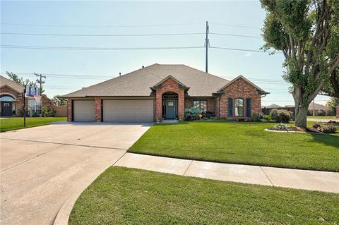 3104 Maple Ln, Moore, OK 73170 photo 2