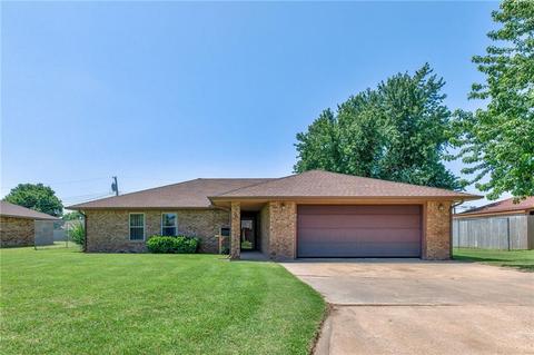 514 Pca Dr, Watonga, OK 73772 photo 1