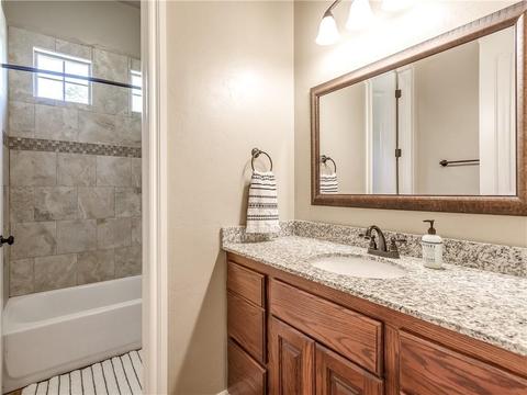805 Colbert St, Tuttle, OK 73089 photo 25