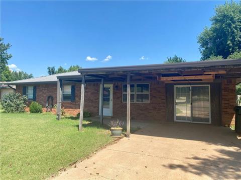 608 N Sharp Cir, Perkins, OK 74059 photo 2