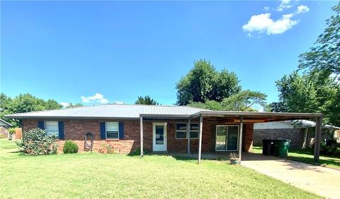 608 N Sharp Cir, Perkins, OK 74059 photo 1