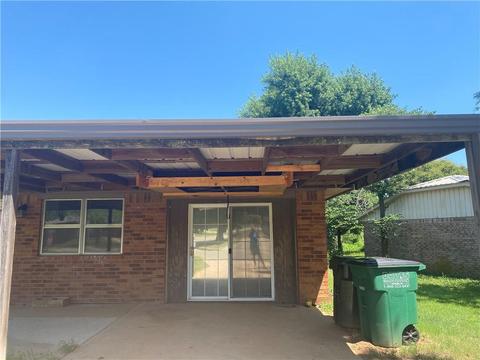608 N Sharp Cir, Perkins, OK 74059 photo 3