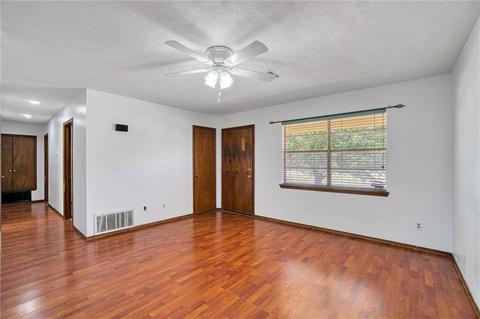 1701 Truman Dr, Altus, OK 73521 photo 6