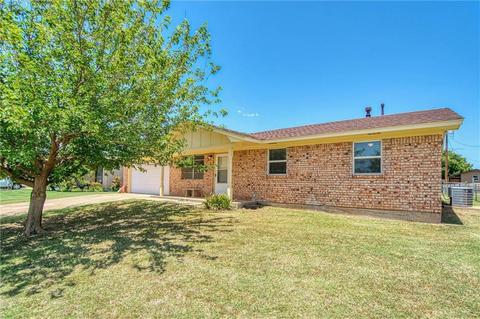 1701 Truman Dr, Altus, OK 73521 photo 1
